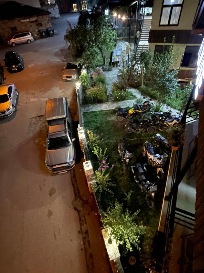 Hotel Elite House Местия Экстерьер фото