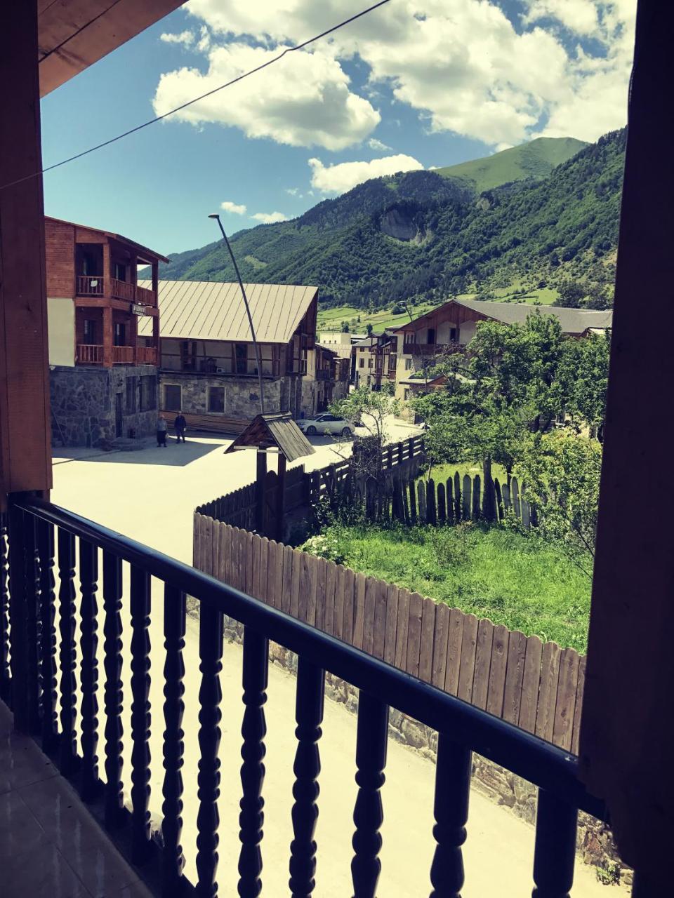 Hotel Elite House Местия Экстерьер фото